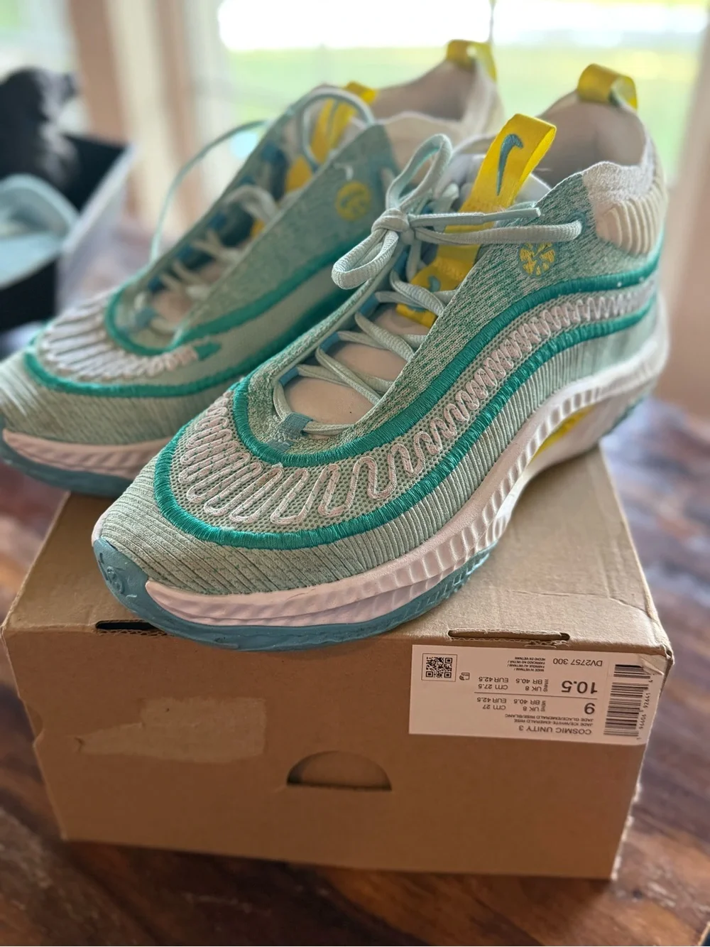 Nike lightweight slip